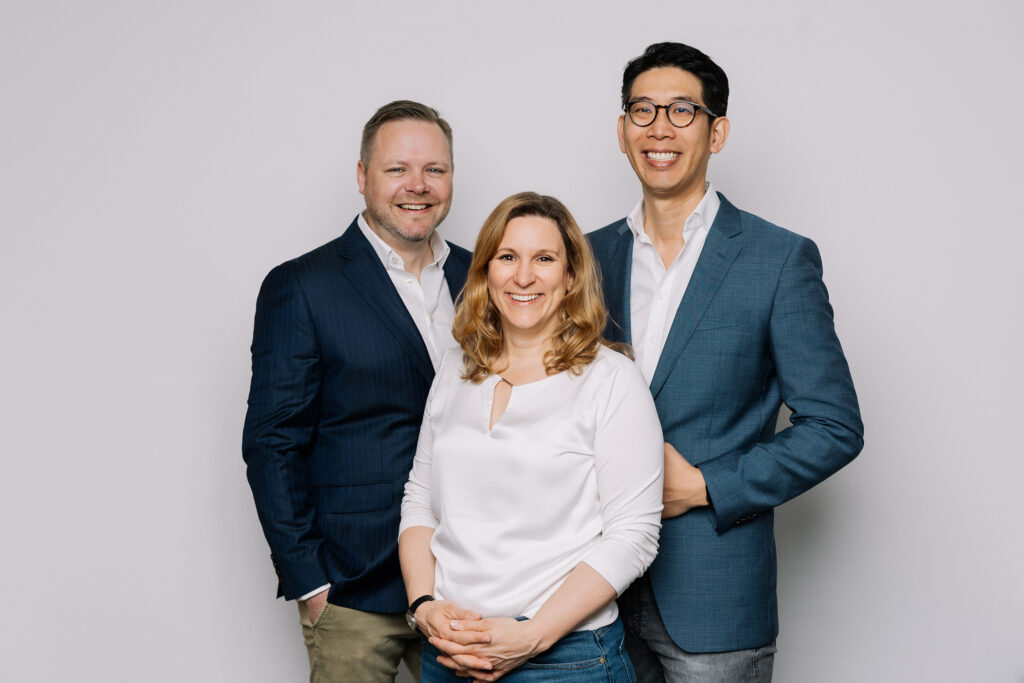 Gruppenaufnahme der Gründer von „Hyting“: v. l. n. r. Tim Hannig, Anne Schüssler und Son Nguyen